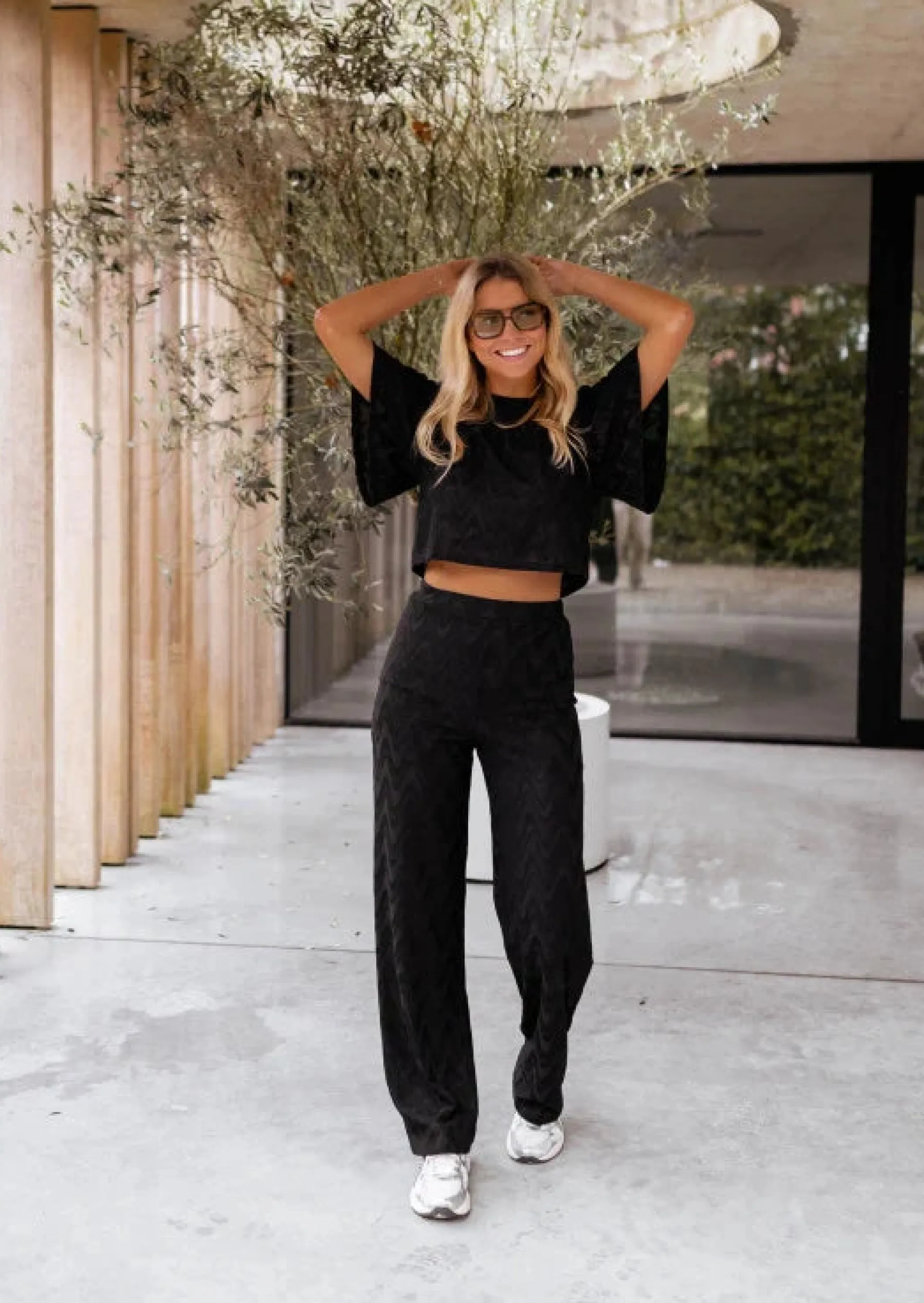 Chemisiers & Blouses-EASY-CLOTHES Blouse Axella noire - CREATION | Blouse noire brodée | Prêt-à-porter en ligne | Easy Clothes Noire brodée