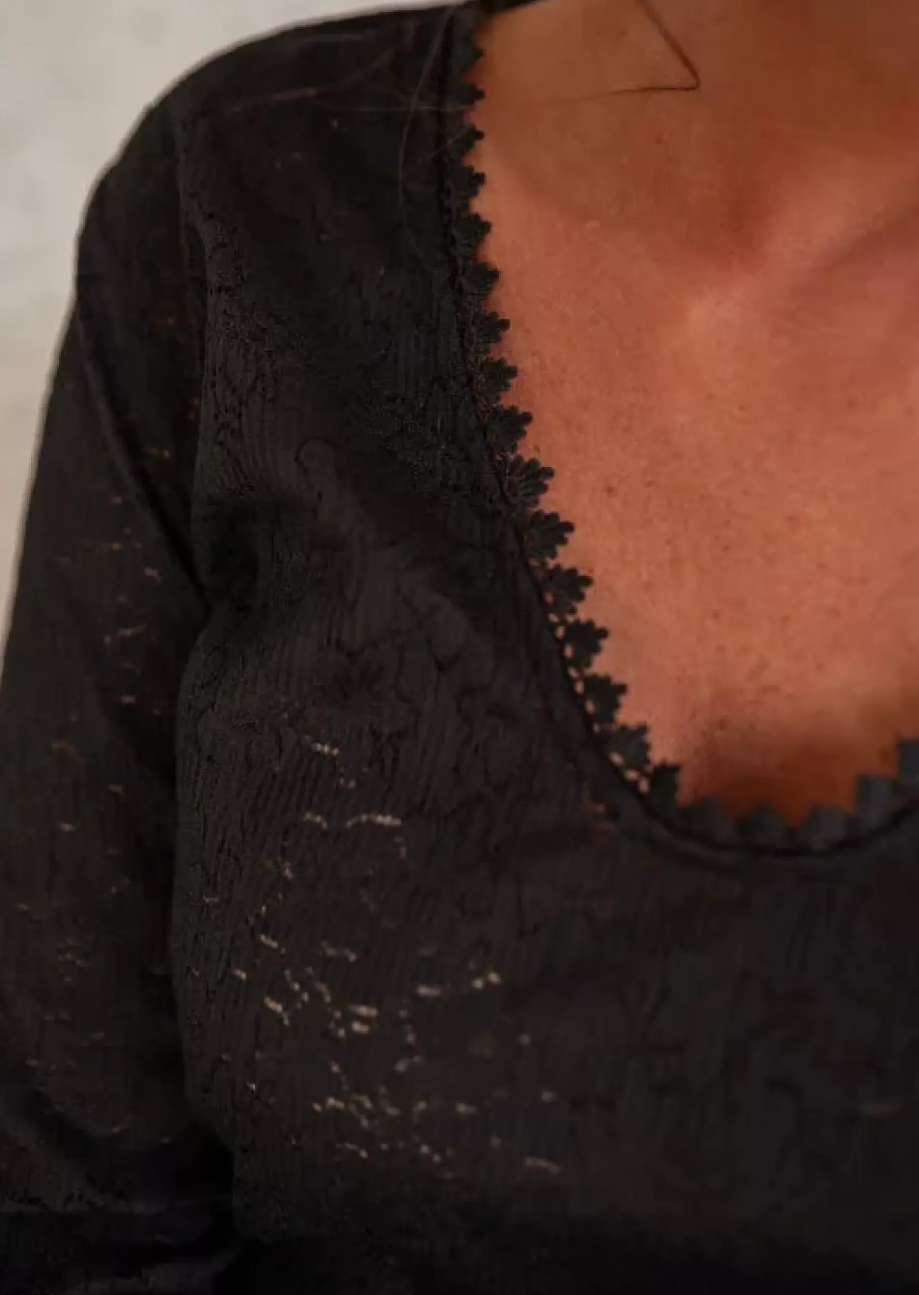 Chemisiers & Blouses-EASY-CLOTHES Blouse Balo - Noire - En Dentelle - Boutons DorésEasy Clothes Noire