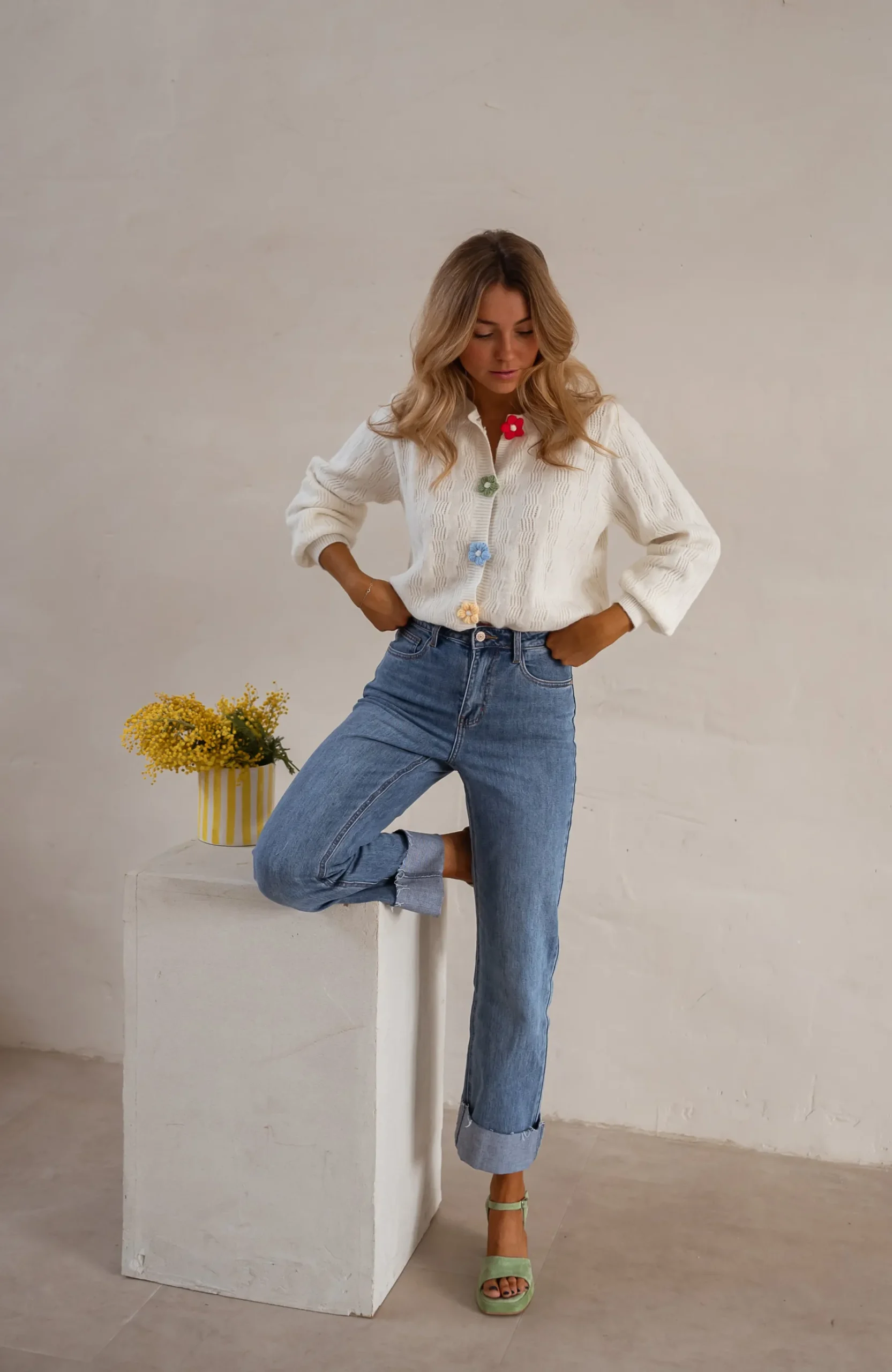 Pulls & Gilets-EASY-CLOTHES Gilet Alenzo - Écru - Boutons FleursEasy Clothes Écru à boutons fleurs