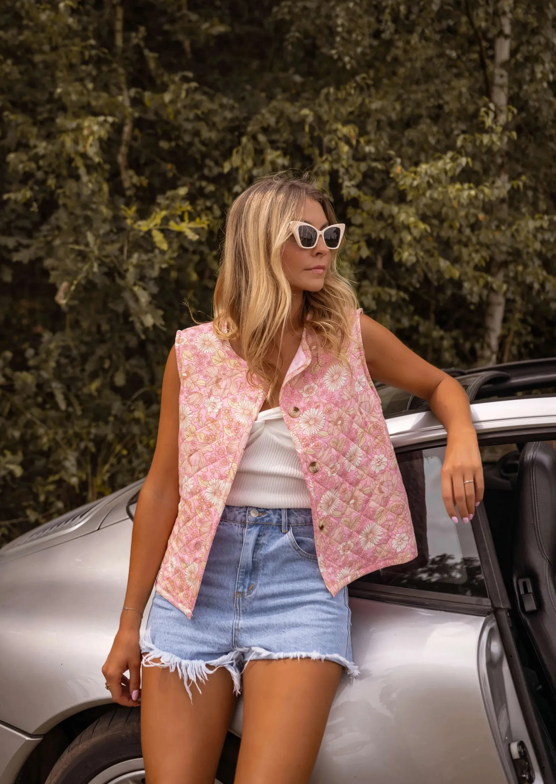 Pulls & Gilets-EASY-CLOTHES Gilet Benips - Sans Manche - Rose à Fleurs - Matière DouceEasy Clothes Rose à fleurs
