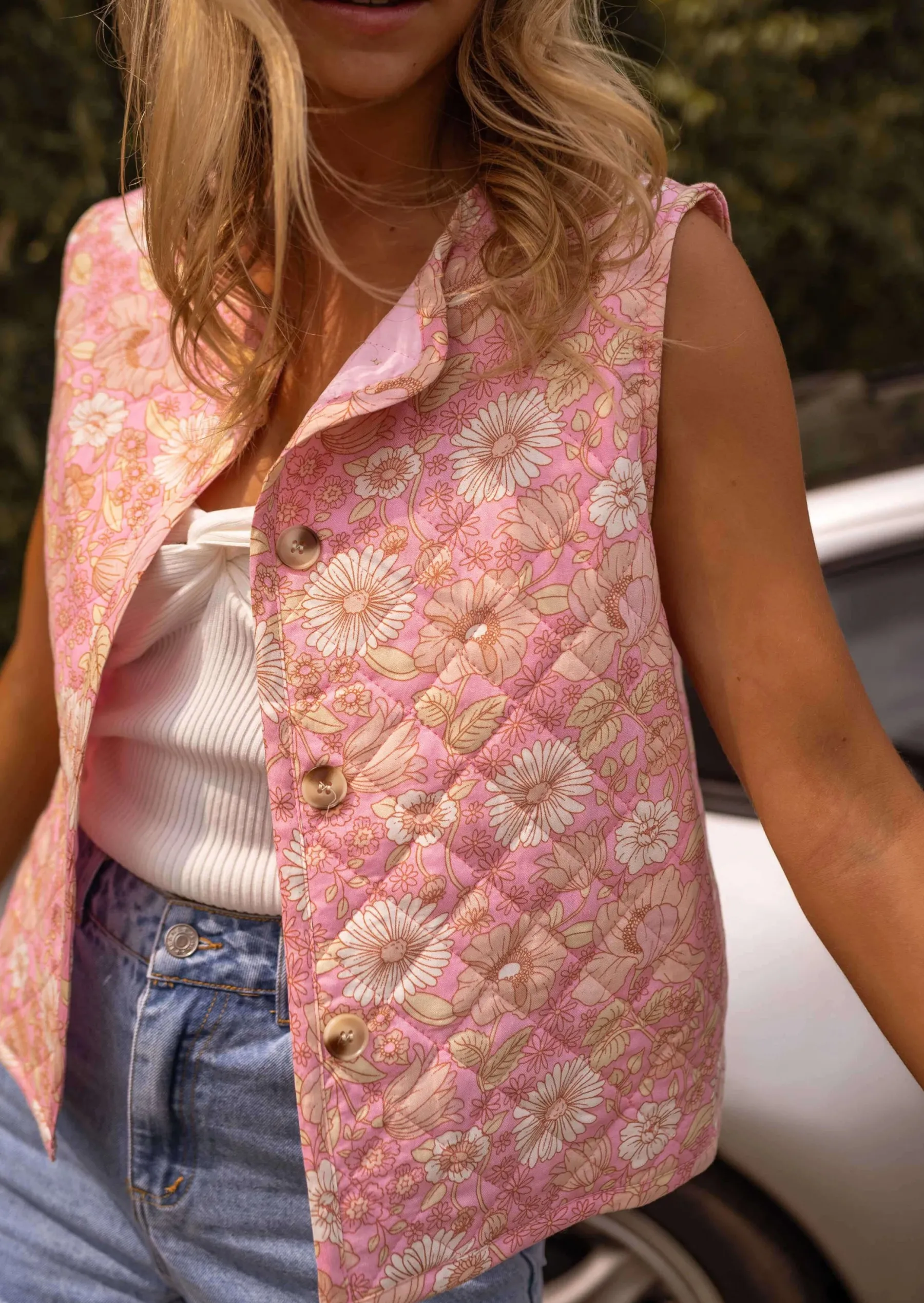 Pulls & Gilets-EASY-CLOTHES Gilet Benips - Sans Manche - Rose à Fleurs - Matière DouceEasy Clothes Rose à fleurs