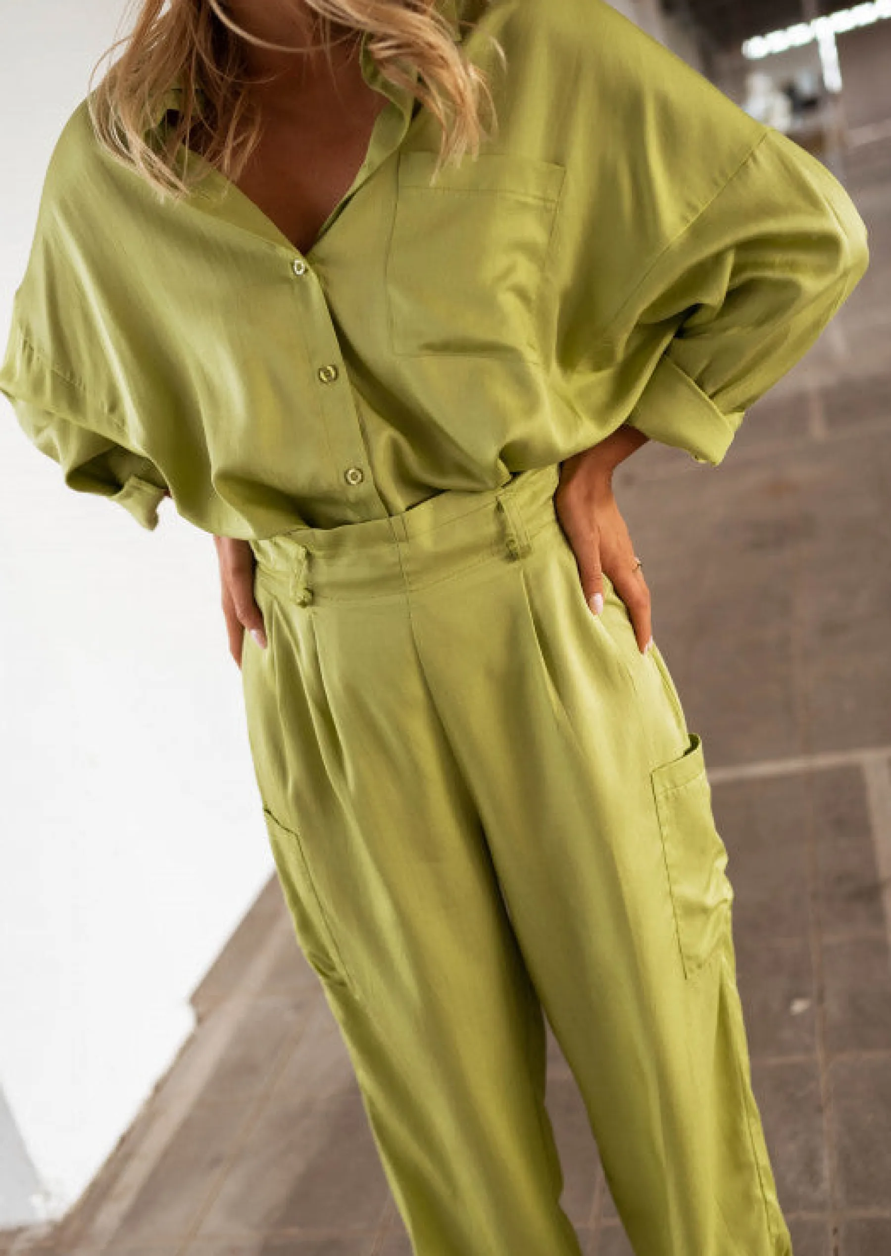 Pantalons-EASY-CLOTHES Pantalon Chandler vert olive | Pantalon large satiné | Prêt-à-porter en ligne | Easy Clothes Vert olive