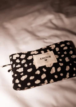 Sacs & Pochettes-EASY-CLOTHES Pochette Amy - Noire à Tâches - Logo AmourEasy Clothes Noire à tâches       