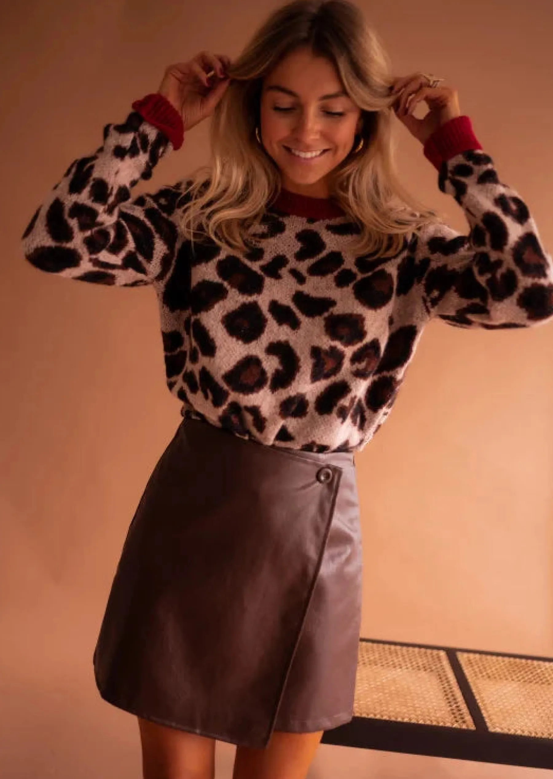 Pulls & Gilets-EASY-CLOTHES Pull Riley - Léopard & Rouge - Col RondEasy Clothes Léopard et rouge