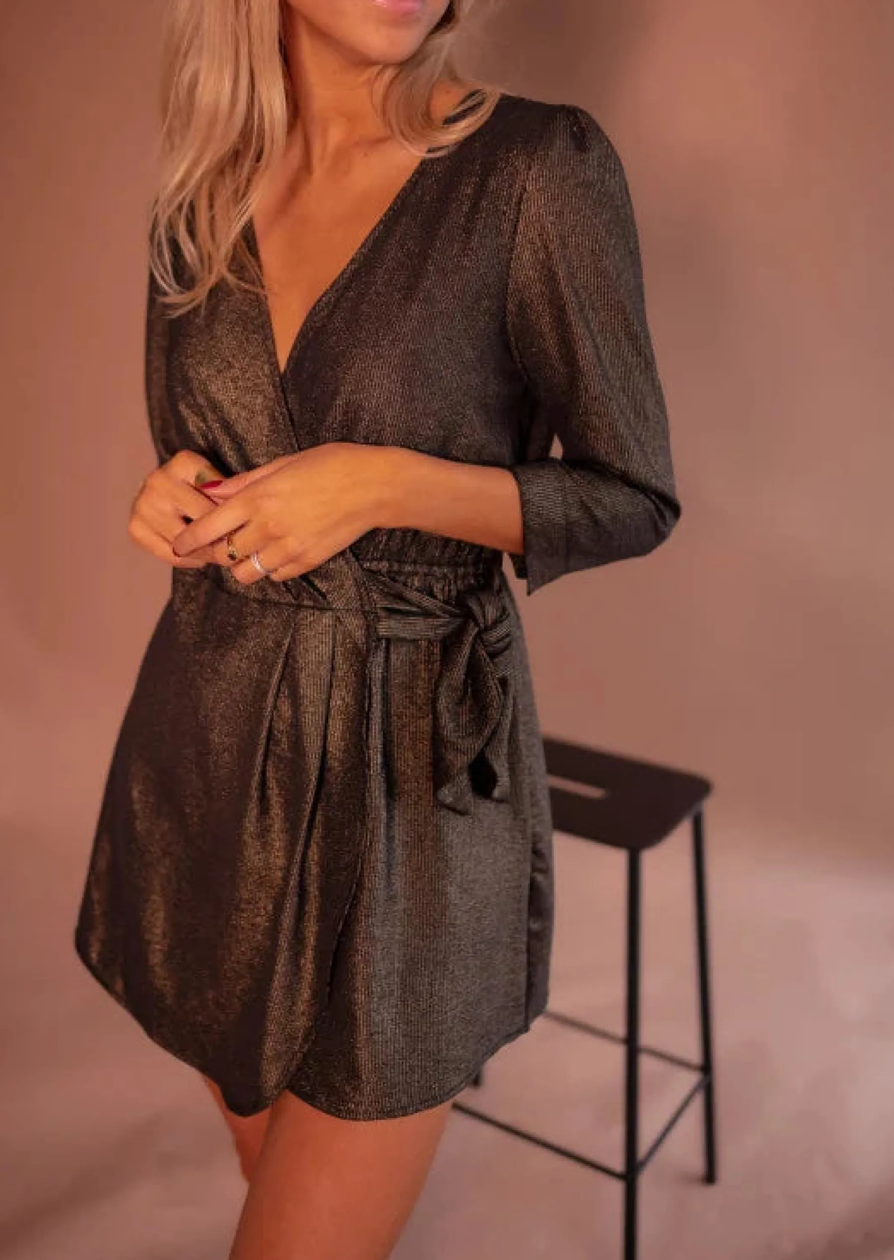 Robes-EASY-CLOTHES Robe Isee - Noire & Dorée - Décolleté Cache CoeurEasy Clothes Noire et dorée
