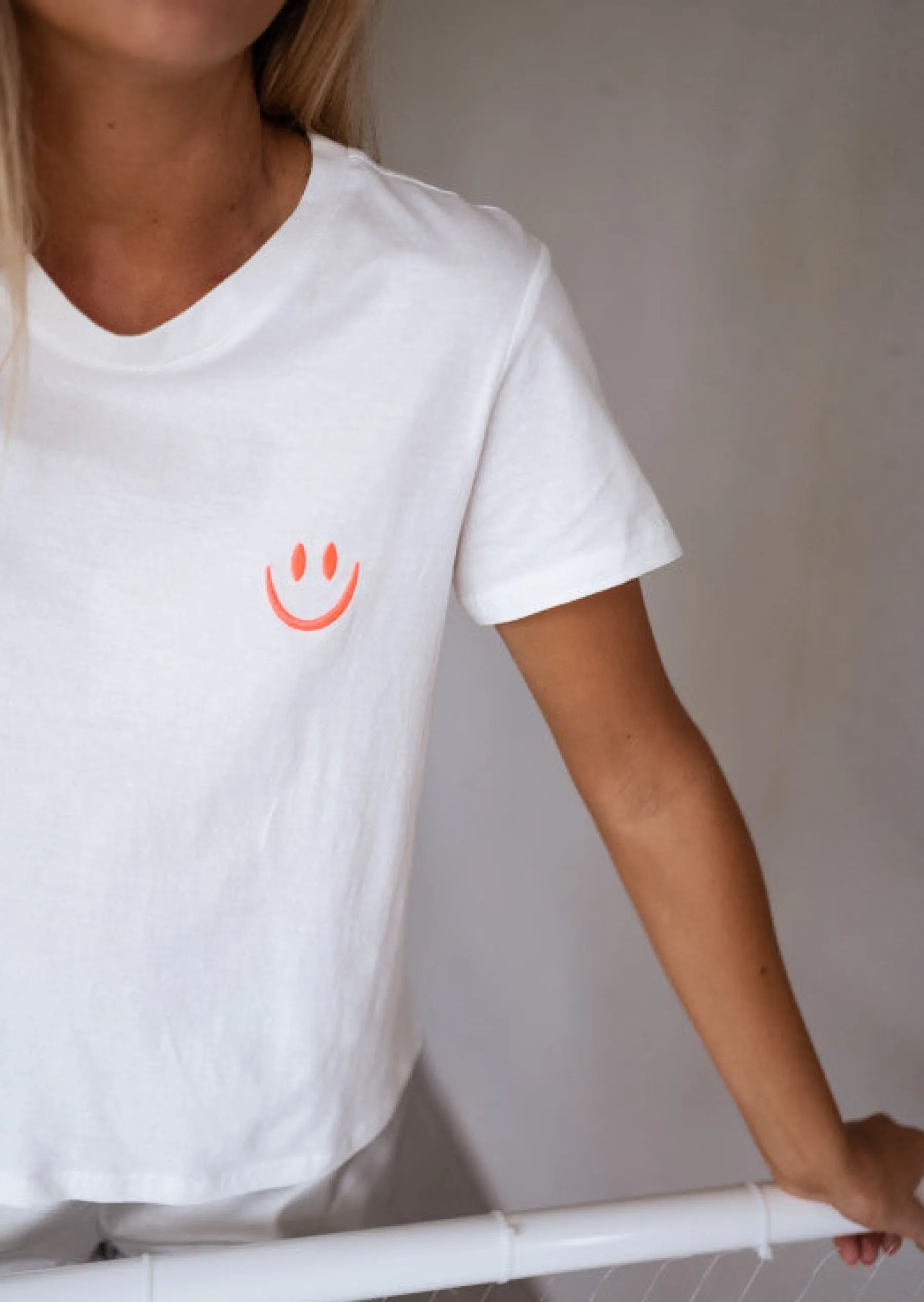 Tops & T-shirts-EASY-CLOTHES T-shirt Smiley blanc | T-shirt à imprimé | Prêt-à-porter en ligne | Easy Clothes Blanc